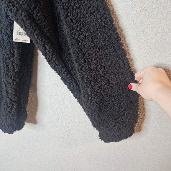 NEW Disney Nightmare Before Christmas Fleece Sweatshirt Womens XS Embroidered - Picture 3 of 9